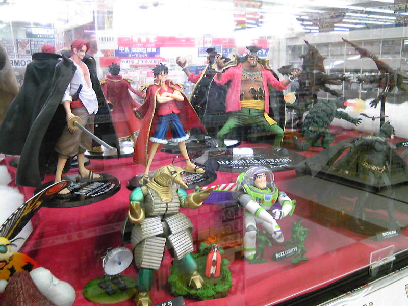 カミカミ大王の適当ブログ♪-加古川ミドリ電化フィギュアディスプレイ