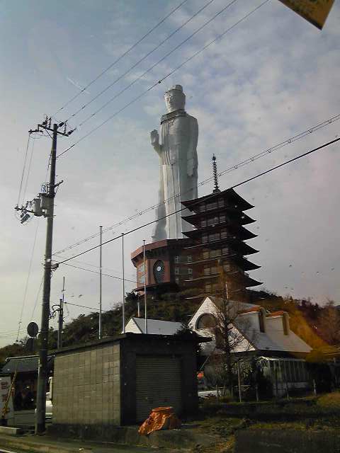 2011年当時の淡路島の世界平和大観音像