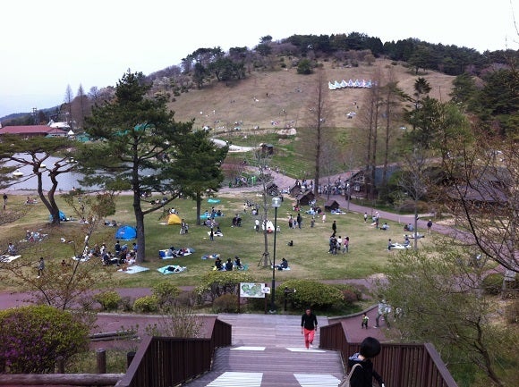 六甲山カンツリーハウス園内のペダルボートや遊具(1)