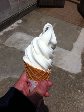 六甲山牧場の神戸チーズ入りソフトクリーム