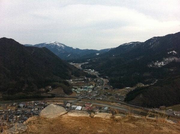 竹田城跡の山頂から見下ろす雪景色の絶景